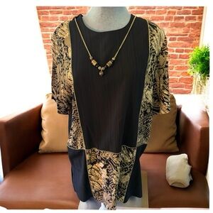 Black and Gold Boxy Short Sleeve Blouse